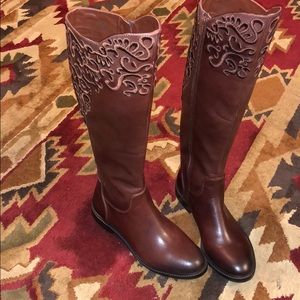 Gianni Bini Embroidered leather boots